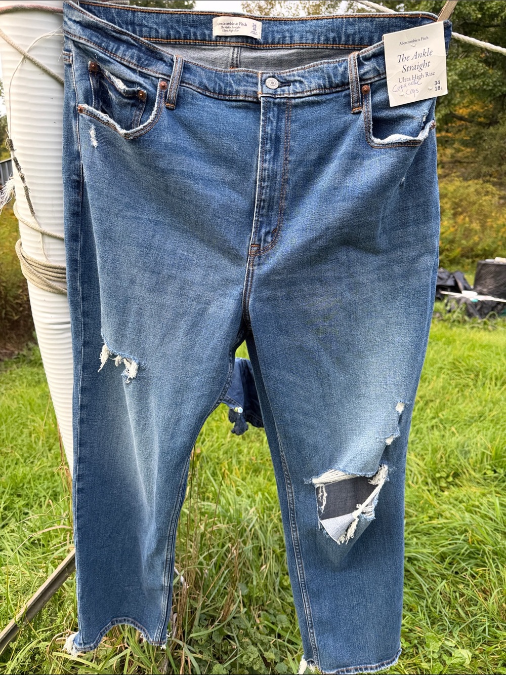 NWT Abercrombie & Fitch The Ankle Straight Distressed Jeans Ultra Hi Rise 34/18L